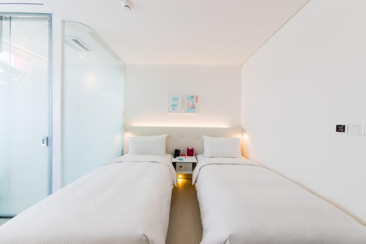 Hotelpoispois Taipei Bagian luar foto